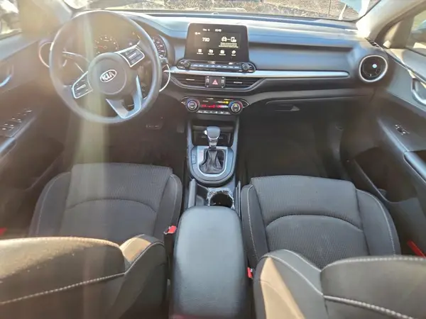 3KPF24AD3KE022937 2019 KIA FORTE - Image 8