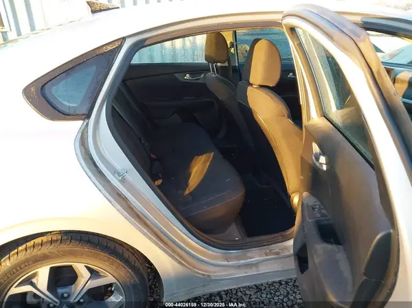 3KPF24AD3KE023327 2019 KIA FORTE - Image 8