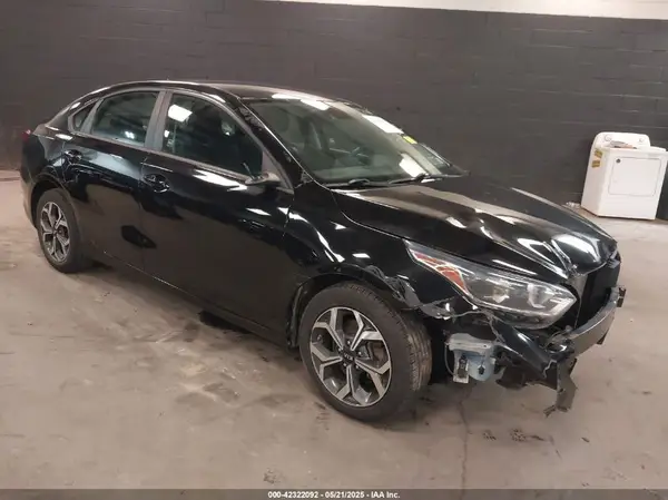3KPF24AD3KE023649 2019 KIA FORTE - Image 1