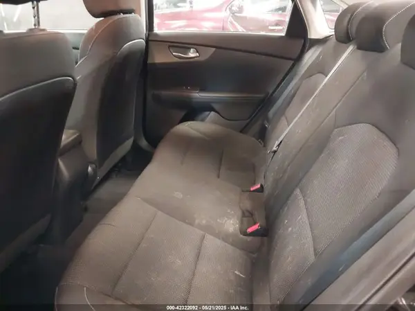 3KPF24AD3KE023649 2019 KIA FORTE - Image 8