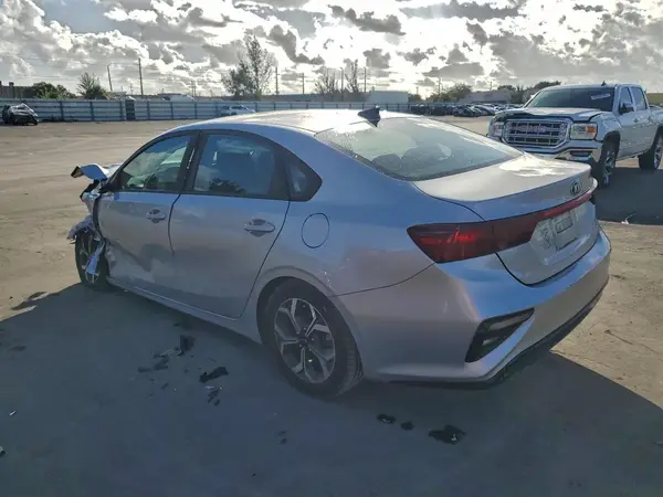 3KPF24AD3KE028284 2019 KIA FORTE - Image 2