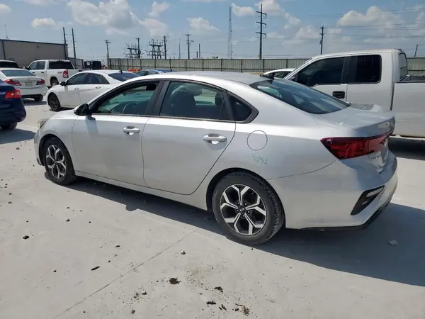 3KPF24AD3KE029161 2019 KIA FORTE - Image 2