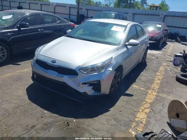 3KPF24AD3KE030116 2019 KIA FORTE - Image 2