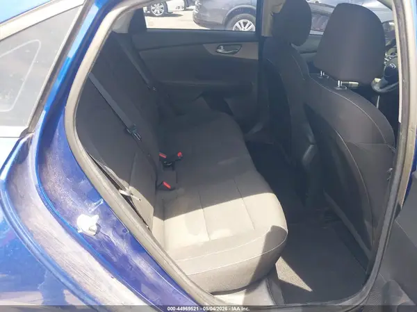 3KPF24AD3KE042637 2019 KIA FORTE - Image 8