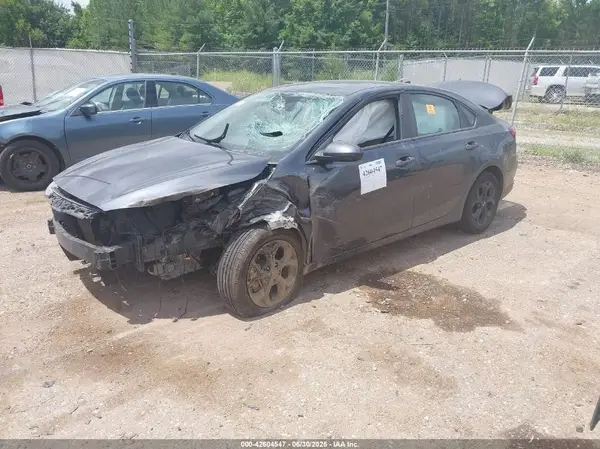 3KPF24AD3KE051337 2019 KIA FORTE - Image 2