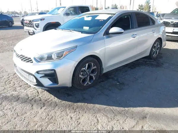 3KPF24AD3KE052729 2019 KIA FORTE - Image 2