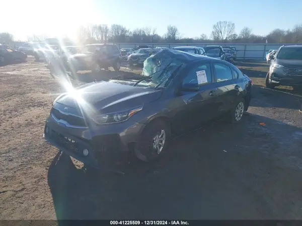3KPF24AD3KE052830 2019 KIA FORTE - Image 2
