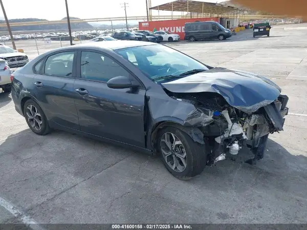 3KPF24AD3KE056974 2019 KIA FORTE - Image 1