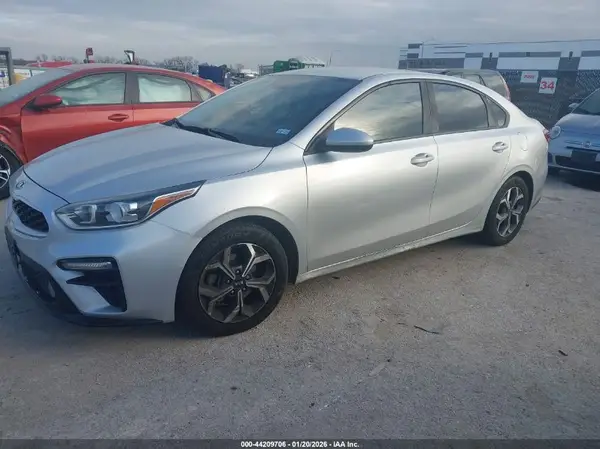 3KPF24AD3KE057042 2019 KIA FORTE - Image 2