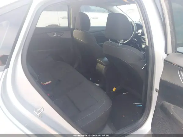 3KPF24AD3KE057042 2019 KIA FORTE - Image 8