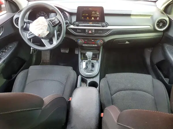 3KPF24AD3KE057784 2019 KIA FORTE - Image 8