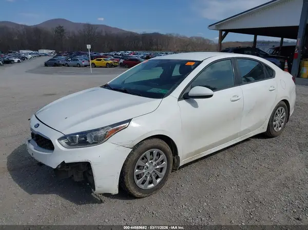 3KPF24AD3KE058045 2019 KIA FORTE - Image 2