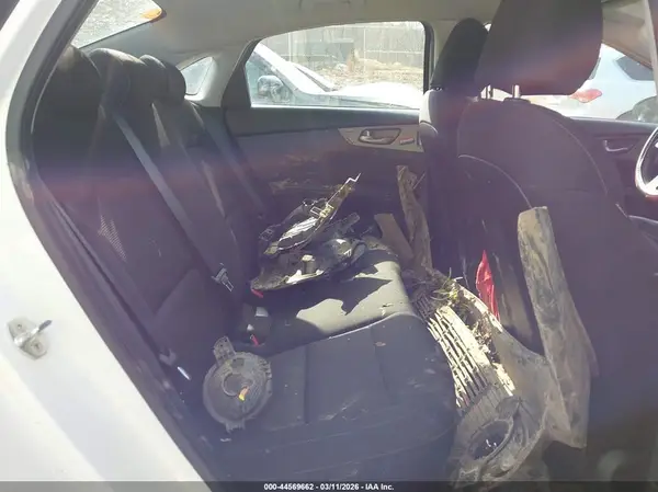 3KPF24AD3KE058045 2019 KIA FORTE - Image 8