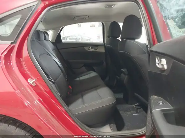 3KPF24AD3KE058837 2019 KIA FORTE - Image 8