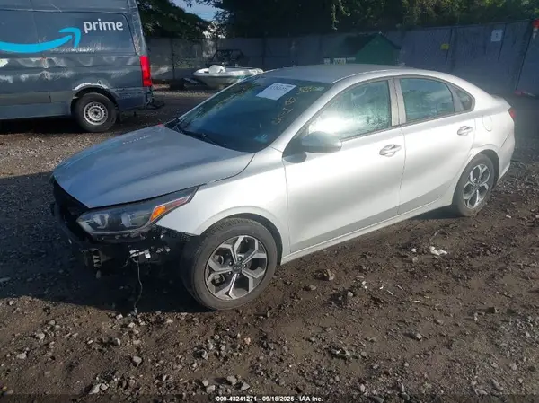 3KPF24AD3KE061477 2019 KIA FORTE - Image 2