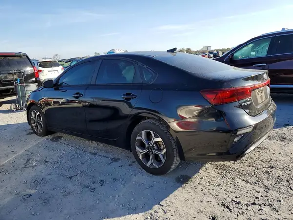 3KPF24AD3KE064833 2019 KIA FORTE - Image 2