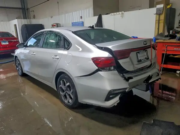 3KPF24AD3KE065464 2019 KIA FORTE - Image 2