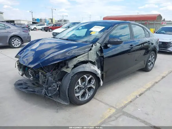 3KPF24AD3KE066050 2019 KIA FORTE - Image 2