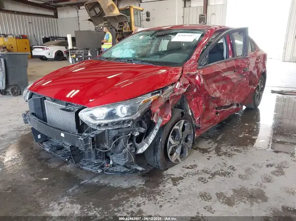 3KPF24AD3KE070258 2019 KIA FORTE - Image 2