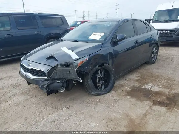 3KPF24AD3KE070745 2019 KIA FORTE - Image 2