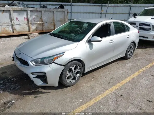 3KPF24AD3KE071152 2019 KIA FORTE - Image 2
