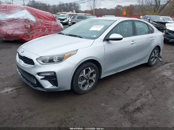 3KPF24AD3KE074522 2019 KIA FORTE - Image 2