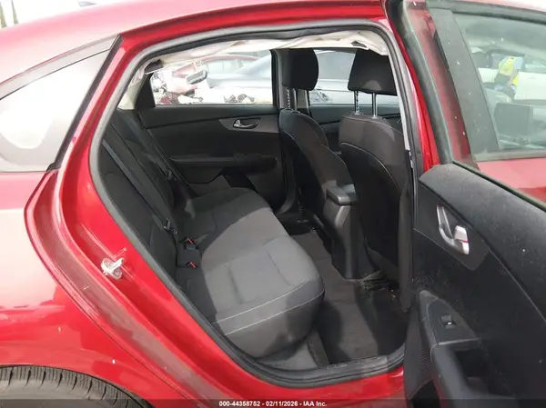 3KPF24AD3KE076884 2019 KIA FORTE - Image 8