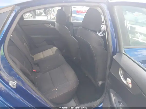 3KPF24AD3KE077162 2019 KIA FORTE - Image 8