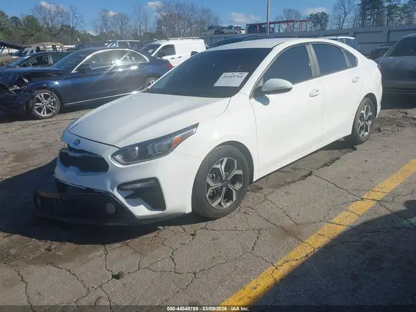 3KPF24AD3KE077548 2019 KIA FORTE - Image 2