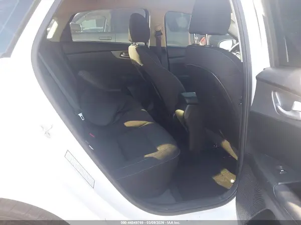 3KPF24AD3KE077548 2019 KIA FORTE - Image 8
