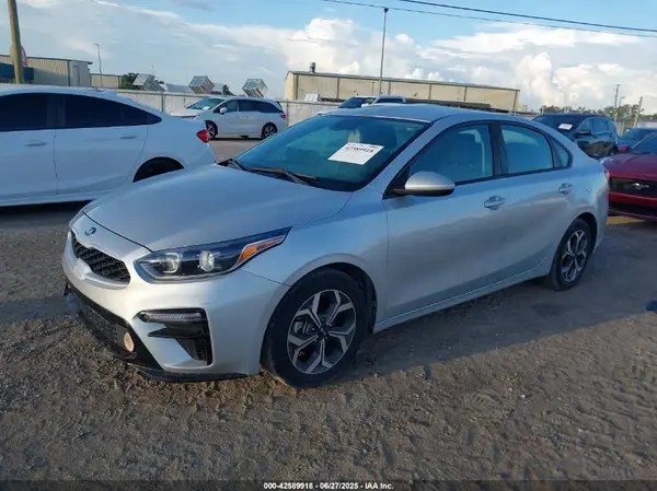 3KPF24AD3KE077579 2019 KIA FORTE - Image 2