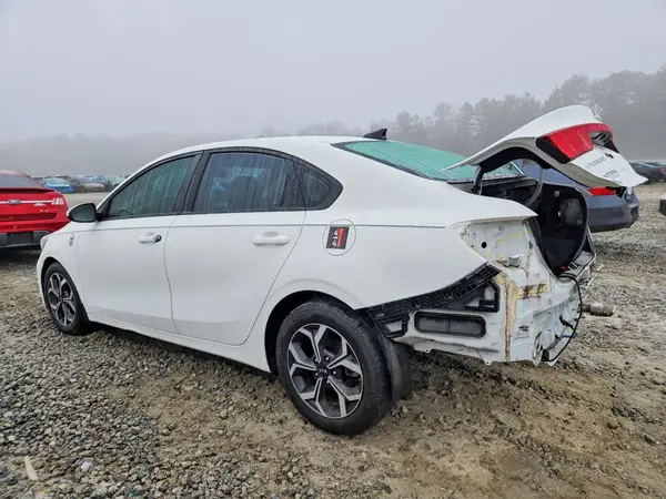 3KPF24AD3KE078649 2019 KIA FORTE - Image 2