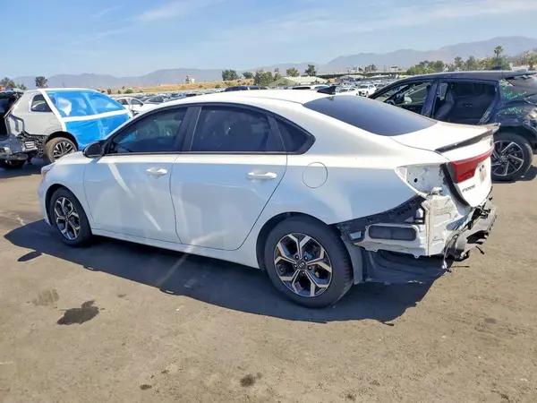 3KPF24AD3KE082555 2019 KIA FORTE - Image 2
