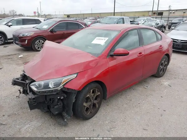3KPF24AD3KE082829 2019 KIA FORTE - Image 2
