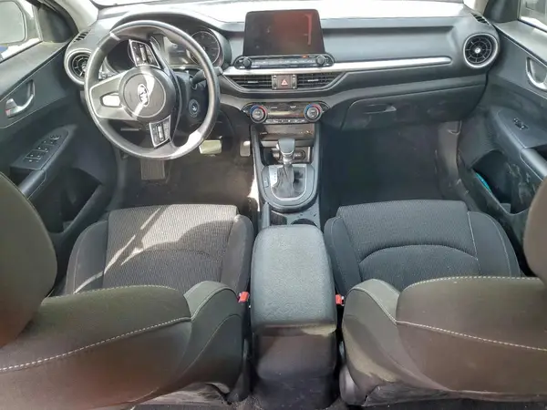 3KPF24AD3KE083382 2019 KIA FORTE - Image 8