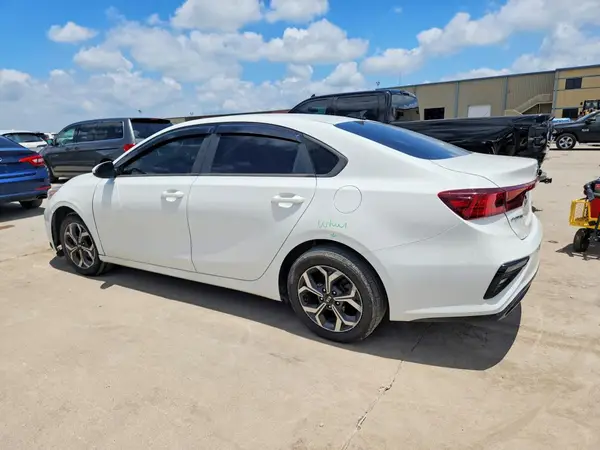 3KPF24AD3KE083625 2019 KIA FORTE - Image 2