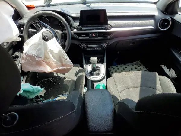 3KPF24AD3KE084211 2019 KIA FORTE - Image 8