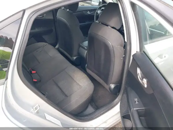 3KPF24AD3KE084788 2019 KIA FORTE - Image 8