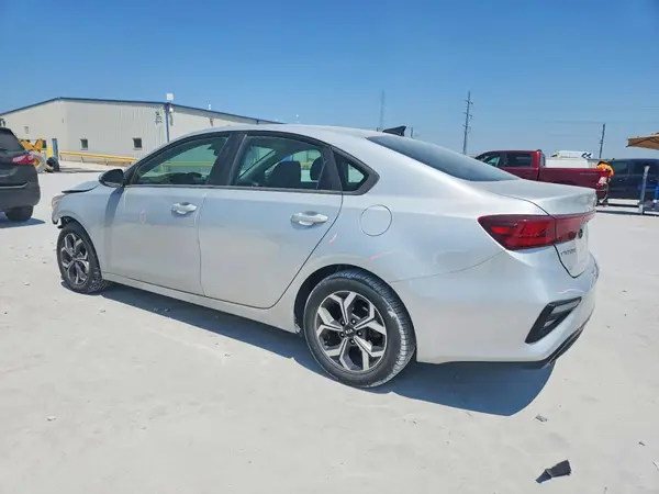 3KPF24AD3KE086203 2019 KIA FORTE - Image 2
