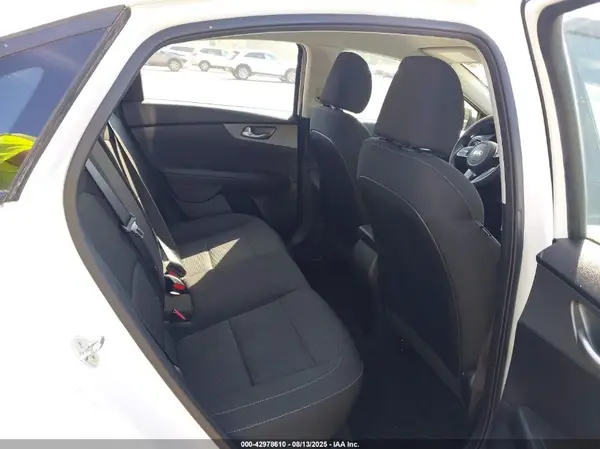 3KPF24AD3KE087190 2019 KIA FORTE - Image 8