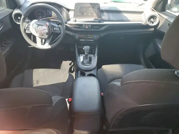3KPF24AD3KE087979 2019 KIA FORTE - Image 8