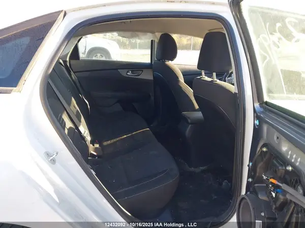 3KPF24AD3KE093524 2019 KIA FORTE - Image 8
