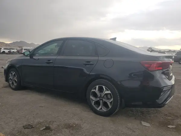 3KPF24AD3KE093975 2019 KIA FORTE - Image 2