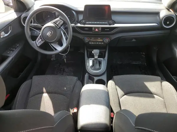 3KPF24AD3KE095046 2019 KIA FORTE - Image 8