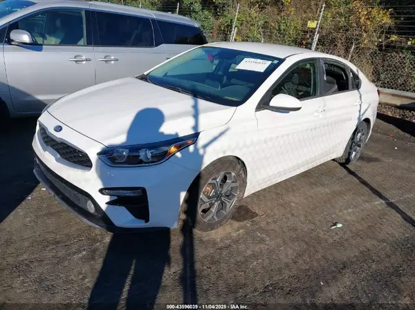 3KPF24AD3KE095662 2019 KIA FORTE - Image 2
