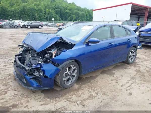3KPF24AD3KE095807 2019 KIA FORTE - Image 2