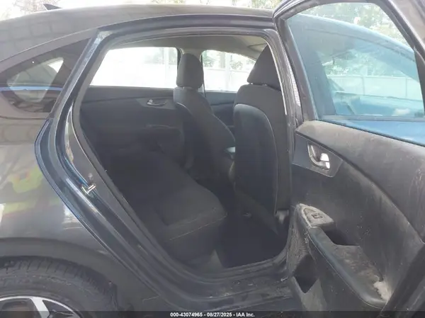 3KPF24AD3KE099842 2019 KIA FORTE - Image 8