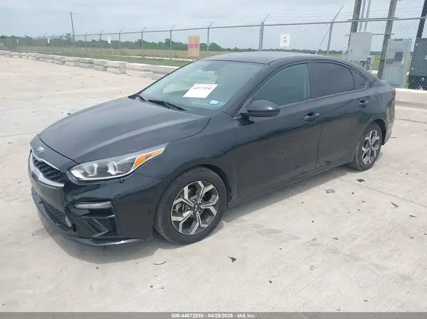3KPF24AD3KE103890 2019 KIA FORTE - Image 2