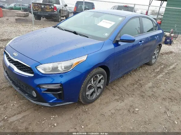 3KPF24AD3KE104263 2019 KIA FORTE - Image 2