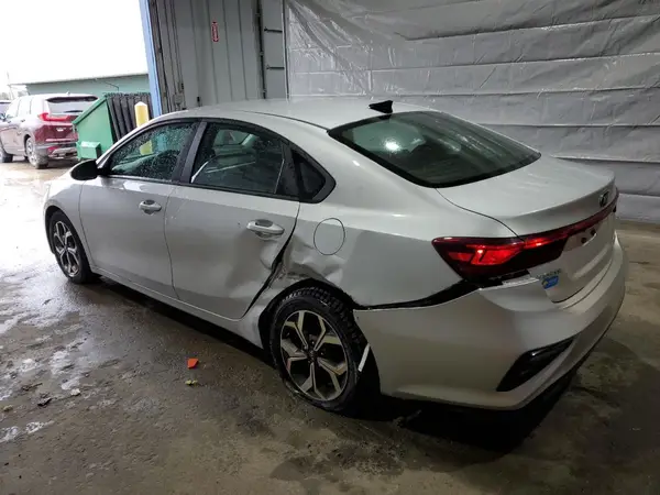 3KPF24AD3KE104487 2019 KIA FORTE - Image 2